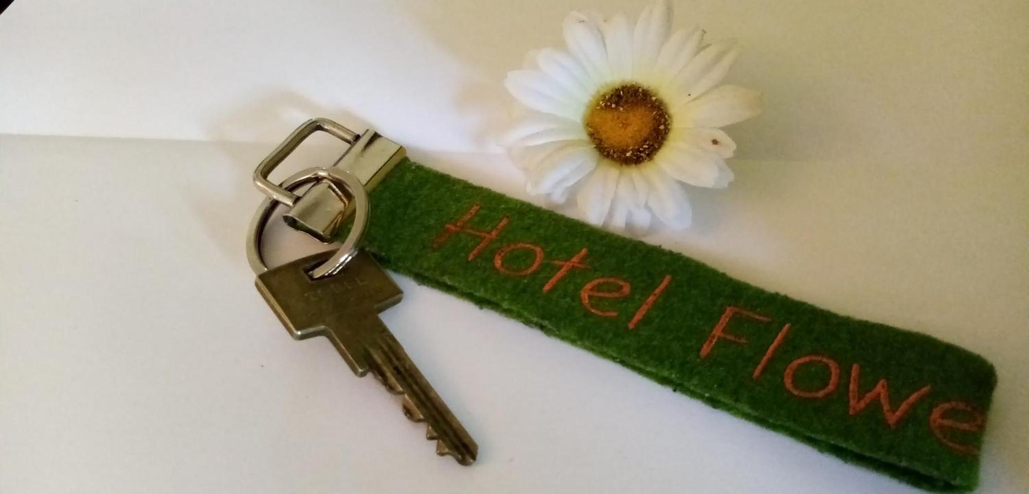 Hotel Flower Power Hehlen Ngoại thất bức ảnh